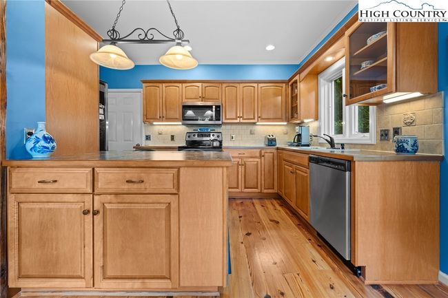 349 Belmont, House other with 4 bedrooms, 4 bathrooms and null parking in Boone NC | Image 20