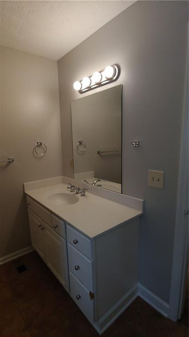 316 Creekbend Dr, House other with 3 bedrooms, 2 bathrooms and null parking in Woodstock GA | Image 12
