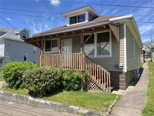 131 E Askren St, Uniontown, PA, 15401-2901 | Card Image