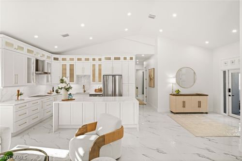 1046 Silverstrand Dr, NAPLES, FL, 34110-4109 | Card Image