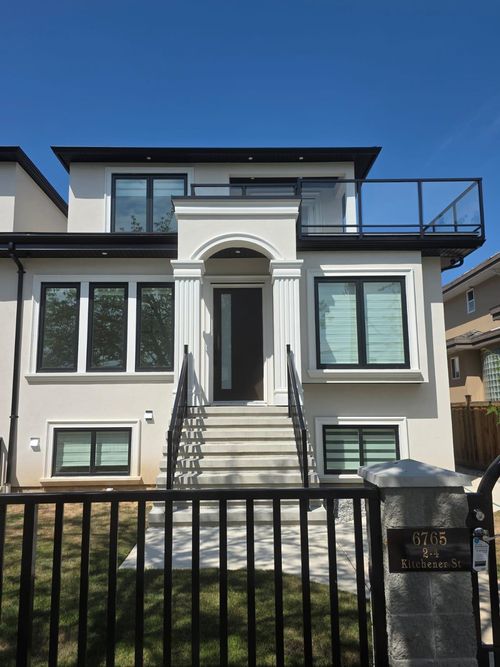 2-6765 Kitchener St, Burnaby, BC, V5B2J8 | Card Image