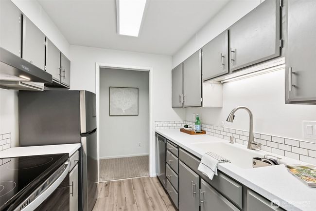 UNIT-203 - 19414 Aurora Ave, Condo with 2 bedrooms, 1 bathrooms and 1 parking in Shoreline WA | Image 9