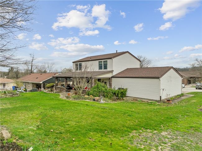 207 Shaffer Ave, House other with 3 bedrooms, 2 bathrooms and 2 parking in Elizabeth PA | Image 4