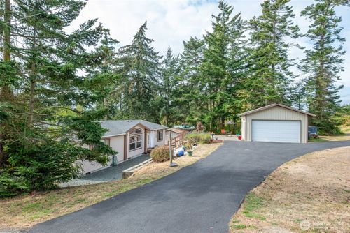 819 Gabrielson Rd, Oak Harbor, WA, 98277-7616 | Card Image
