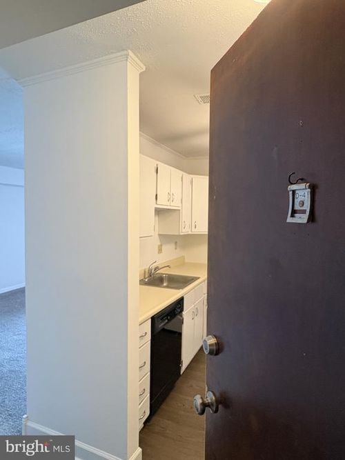 d4-5420 Valley Green Dr, WILMINGTON, DE, 19808-3567 | Card Image