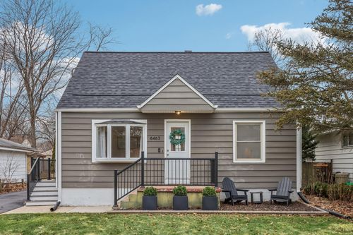 6463 N Garden Grove Ln, GLENDALE, WI, 53209-3417 | Card Image