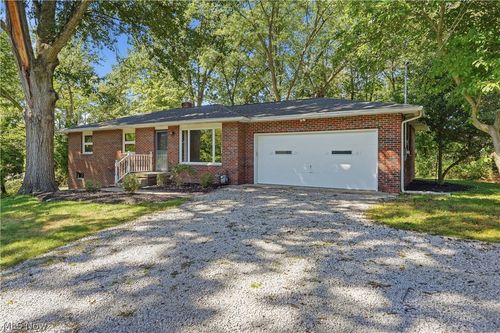 3844 Uncas Dr, Green, OH, 44319-3762 | Card Image