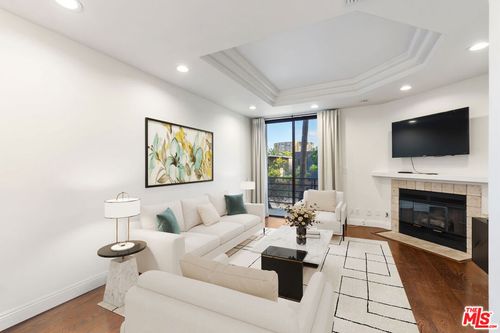 3-2500 Abbot Kinney Blvd, Venice, CA, 90291-3311 | Card Image