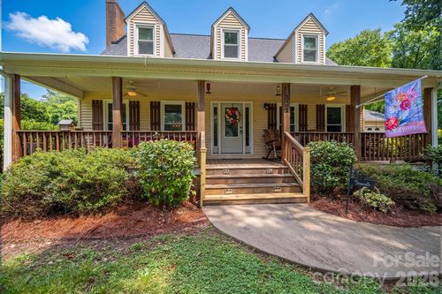 2402 Elmwood Cir, Dallas, NC, 28034-8567 | Card Image