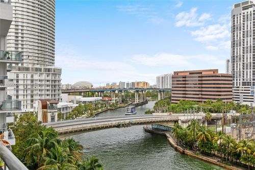 apt-1017-690 Sw 1st Ct, MIAMI, FL, 33130-2908 | Card Image