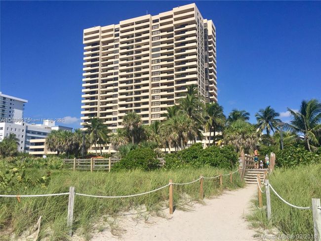 APT-1907 - 2555 Collins Ave, Condo with 2 bedrooms, 2 bathrooms and null parking in Miami Beach FL | Image 23