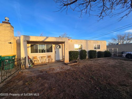 3906 Sierra Vista Dr, Farmington, NM, 87402-8361 | Card Image