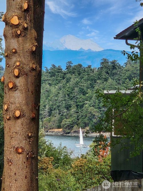 4985 Bakerview Rd, Oak Harbor, WA, 98277-9630 | Card Image