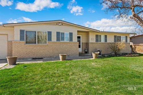 3861 N Sheringham Dr, Boise, ID, 83704-3446 | Card Image