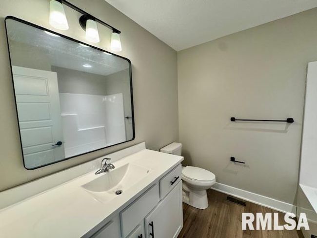 APT-1 - 1002 S 4 Th St, House other with 3 bedrooms, 3 bathrooms and null parking in Clinton IA | Image 18