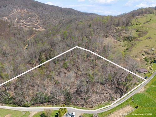 157 Oso Dr, Vilas, NC, 28692-9820 | Card Image