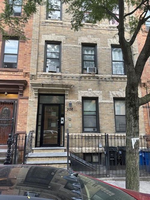 300 Linden St, Brooklyn, NY, 11237-5665 | Card Image