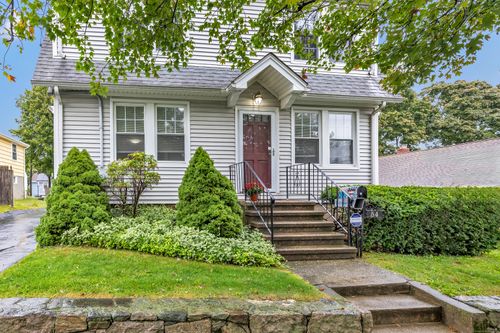 54 Vernon St, Stratford, CT, 06615-5744 | Card Image