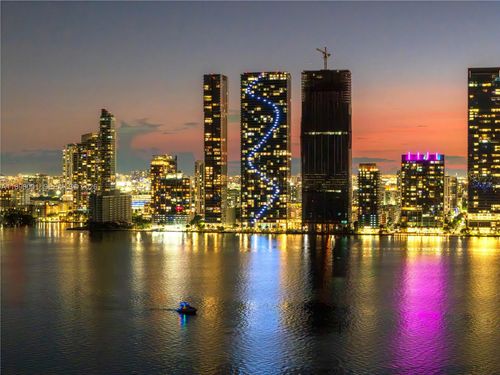 4002-700 Ne 24th St, Miami, FL, 33137-5512 | Card Image