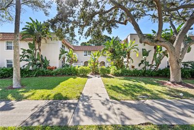 102 - 715 20th Street, Home with 1 bedrooms, 1 bathrooms and null parking in Vero Beach FL | Image 2