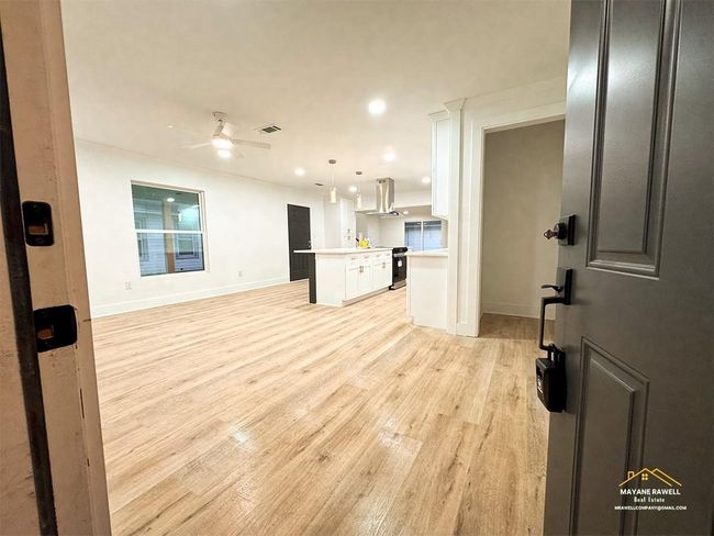 2245 5 Th St, House other with 4 bedrooms, 2 bathrooms and 2 parking in Port Neches TX | Image 5