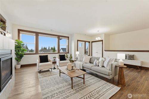 18407 Hawksview Dr, Arlington, WA, 98223-4639 | Card Image