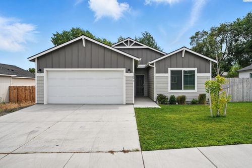 1291 Lucy Ave, Benton City, WA, 99320-4401 | Card Image
