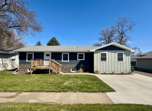 114 3rd St Ne, Hazen, ND, 58545-4402 | Card Image