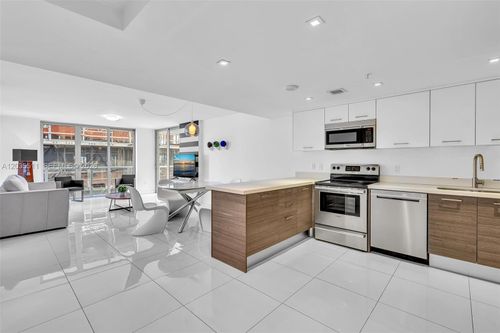 802-9901 E Bay Harbor Dr, Bay Harbor Islands, FL, 33154-1536 | Card Image