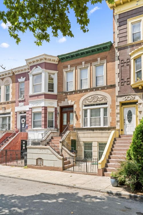 16 Virginia Pl, Brooklyn, NY, 11213-2609 | Card Image