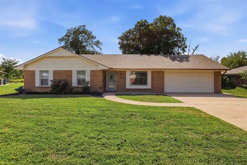 15 Preston Cir, Stillwater, OK, 74075-2030 | Card Image