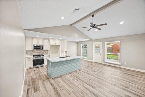 5923 Dee Dr, Pasadena, TX, 77505-2334 | Card Image