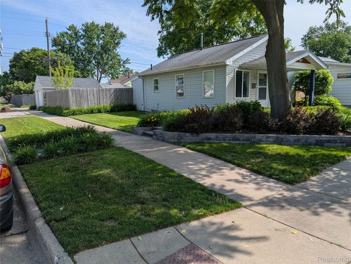 174 W Brickley Ave, Hazel Park, MI, 48030-1170 | Card Image