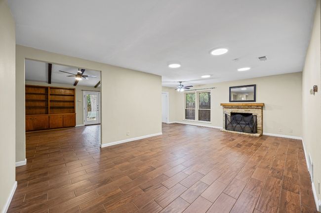 9215 Hunters Trce E, House other with 4 bedrooms, 2 bathrooms and null parking in Austin TX | Image 4