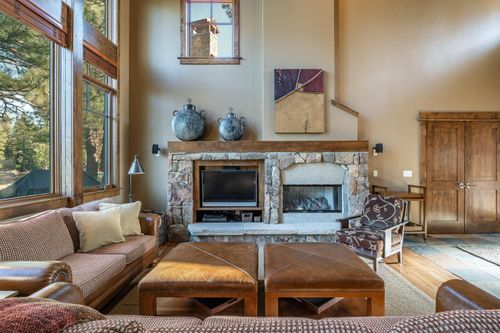 11-12498 Villa Ct, Truckee, CA, 96161-4563 | Card Image