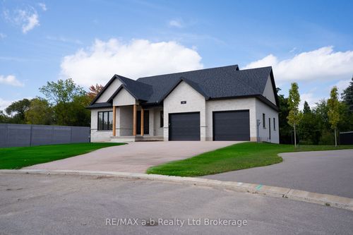 88 Herb Crt, Norwich, ON, N0J1P0 | Card Image