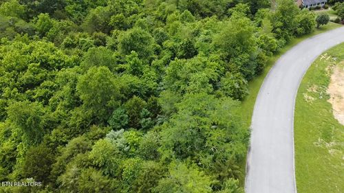 121 Links Ct, Tazewell, TN, 37879-6180 | Card Image