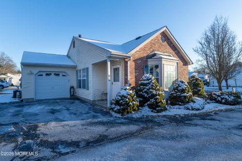 95 Farnworth Close, Freehold, NJ, 07728-3862 | Card Image