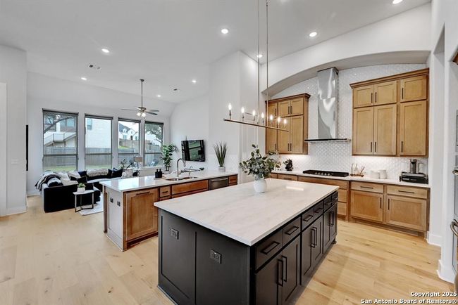 422 Quiet Oak Rd, House other with 4 bedrooms, 5 bathrooms and null parking in San Marcos TX | Image 7