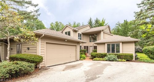 2211 Landerhaven Court, Mayfield Heights, OH, 44124 | Card Image
