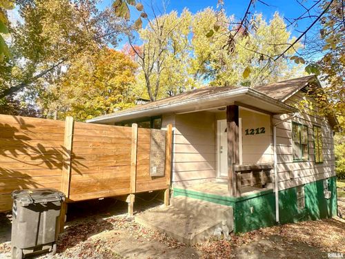 1212 W Schwartz St, Carbondale, IL, 62901-2353 | Card Image