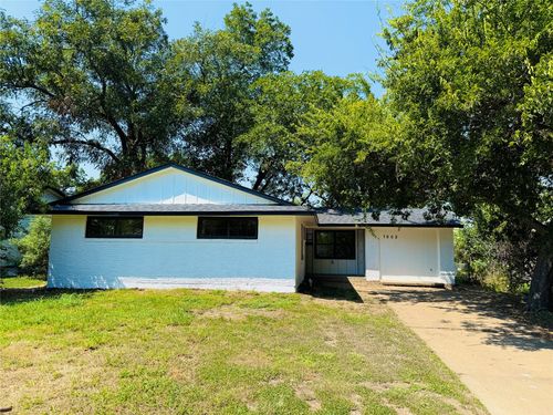 1902 Dorothy Dr, Grand Prairie, TX, 75051-3706 | Card Image