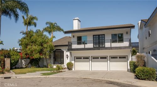 17182 Hillside Cir, Huntington Beach, CA, 92649-6301 | Card Image