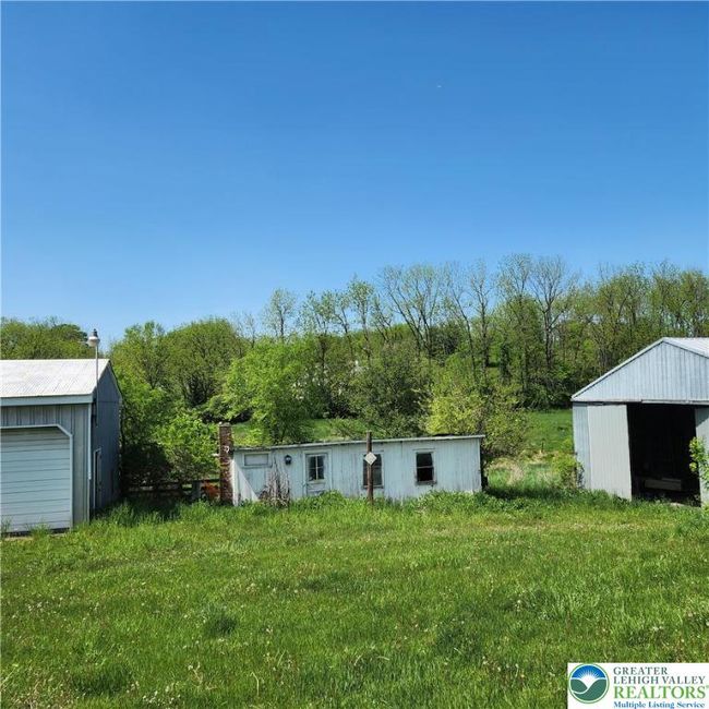 2357 Spring St, House other with 6 bedrooms, 2 bathrooms and null parking in Coplay PA | Image 23