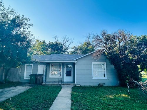 18 W 37th St, San Angelo, TX, 76903-2012 | Card Image