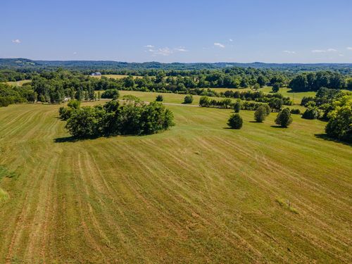 1093 Bugscuffle Rd, Wartrace, TN, 37183-4002 | Card Image