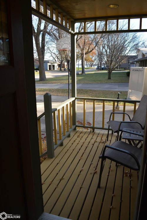 107 34th St W, Clear Lake, IA, 50428-1025 | Card Image