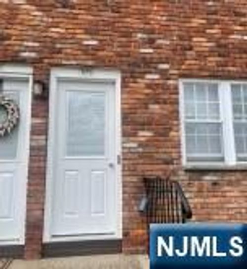 a-1273A Valley Rd, Wayne, NJ, 07470-7980 | Card Image