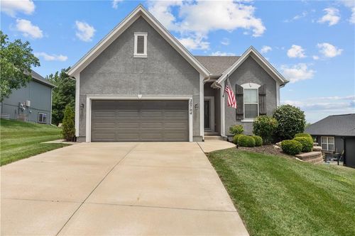 20704 W 72nd Ter, Shawnee, KS, 66218-8601 | Card Image