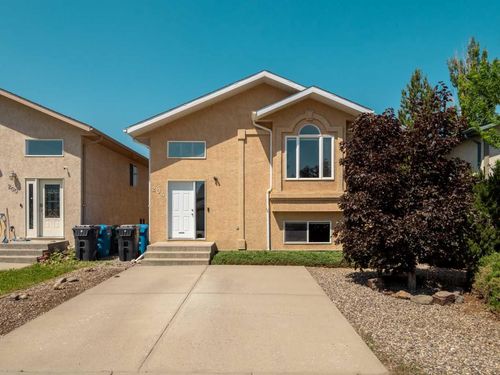 204 Blackfoot Circle W, Lethbridge, AB, T1K7T2 | Card Image